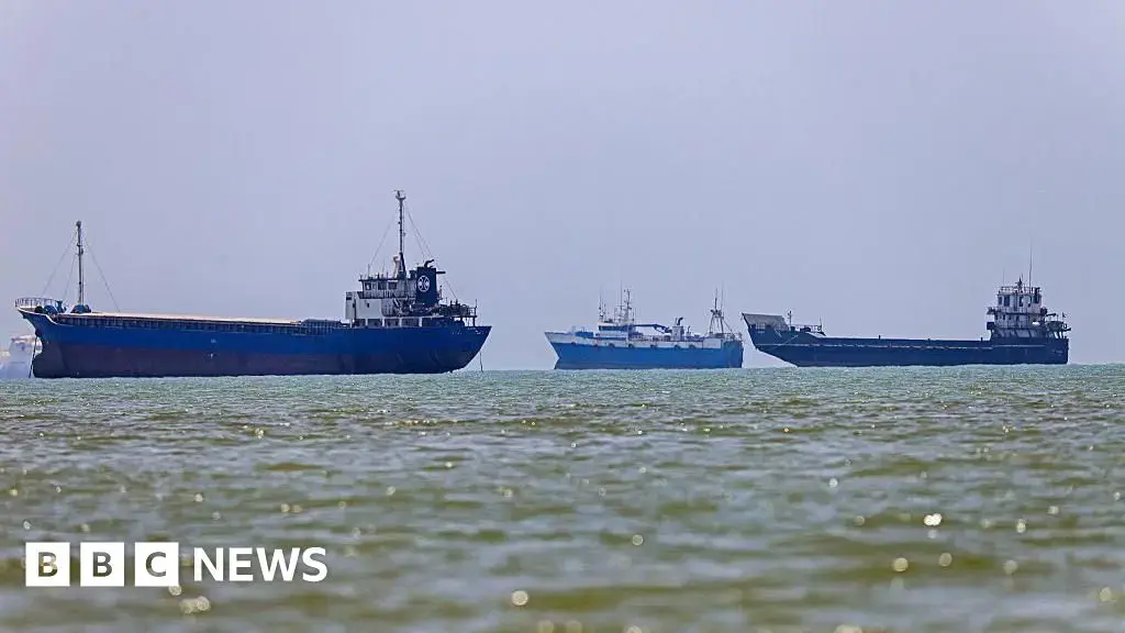 Iran Threatens to Close Strait of Hormuz Over Israeli Attacks