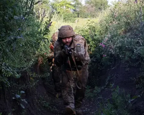 Ukraine Boosts Military Wages to Counter Manpower Shortage