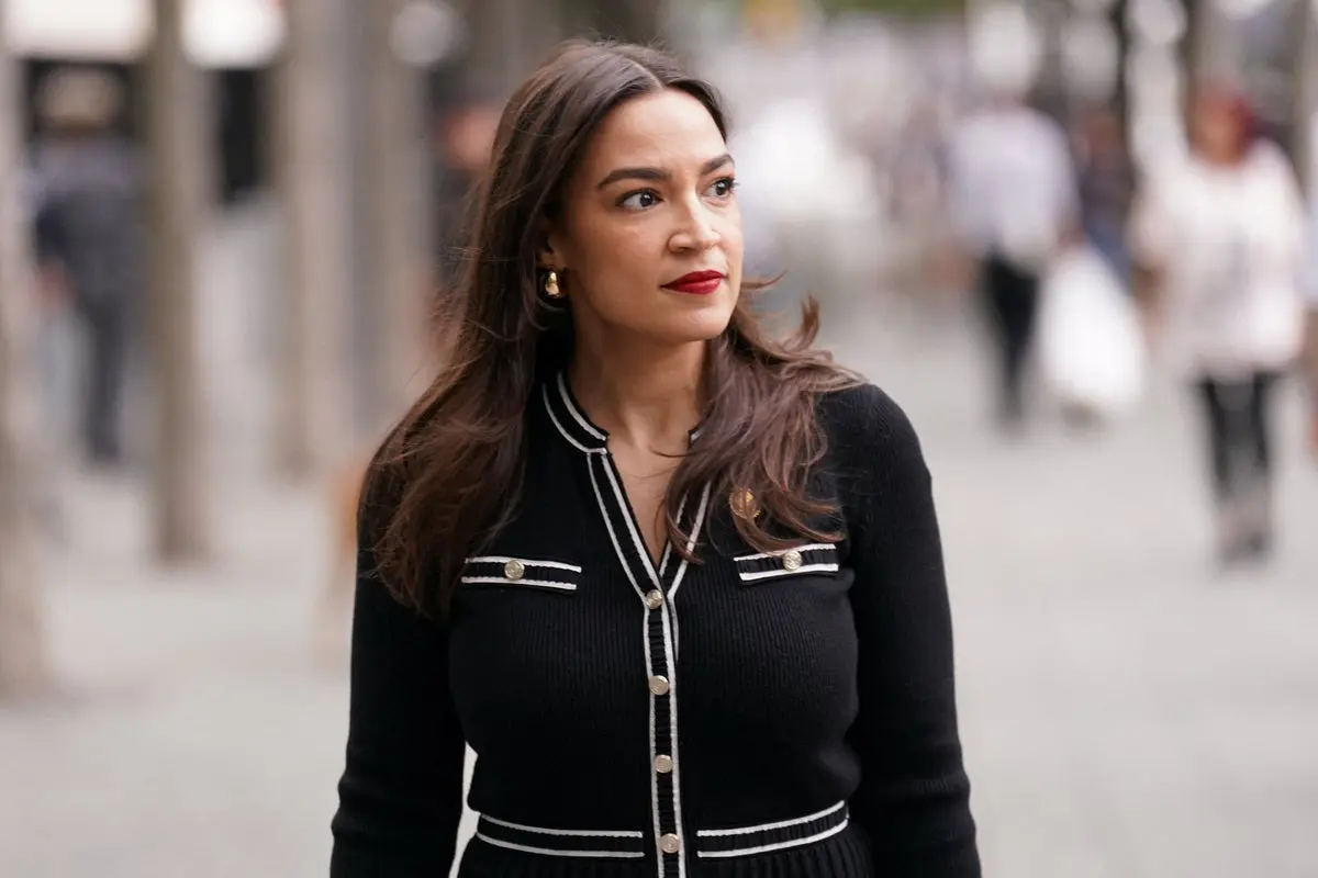 Alexandria Ocasio-Cortez Advised to Avoid Swing States Before Midterm Elections