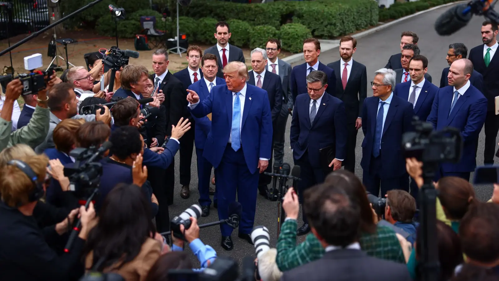 CNBC Daily Open: Markets React to AI Policy Shifts and Yield Watch