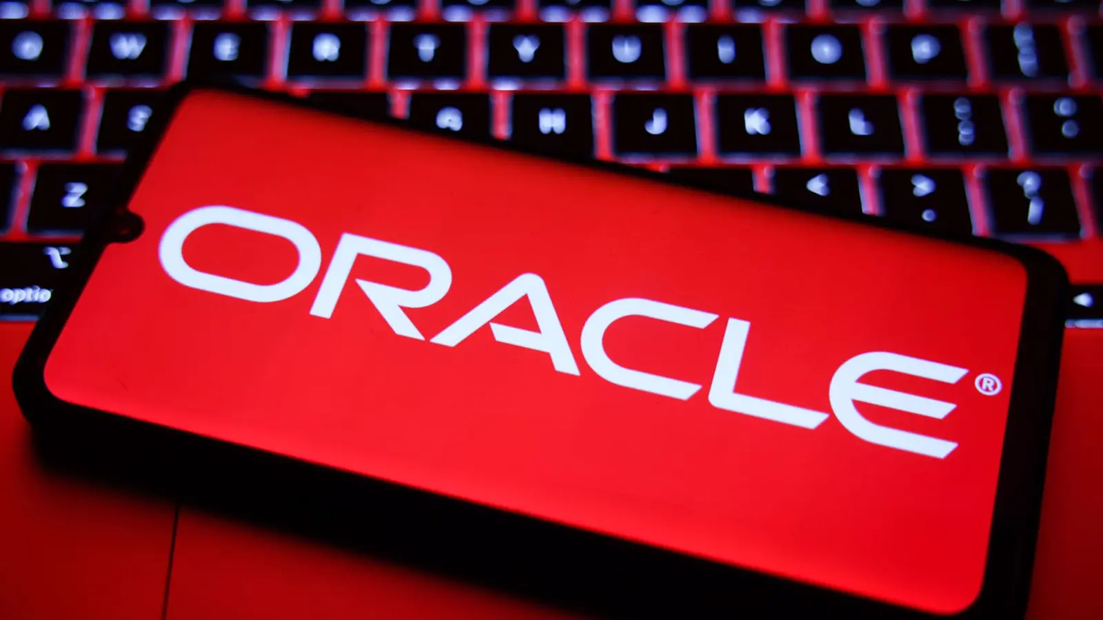 Oracle Japan Shares Jump 7% on Record First‑Quarter Performance