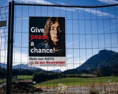 Swiss Voters Reject Strict Neutrality Amendment