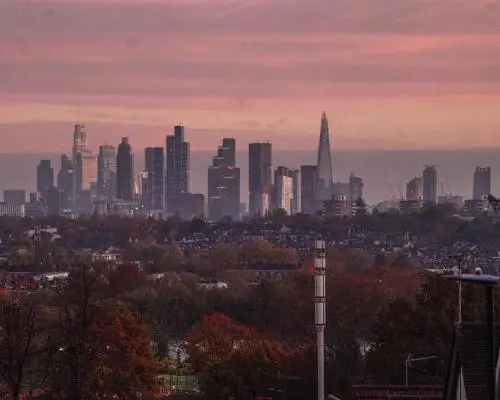UK Economy Expands Faster Than Expected After Second Quarter Review