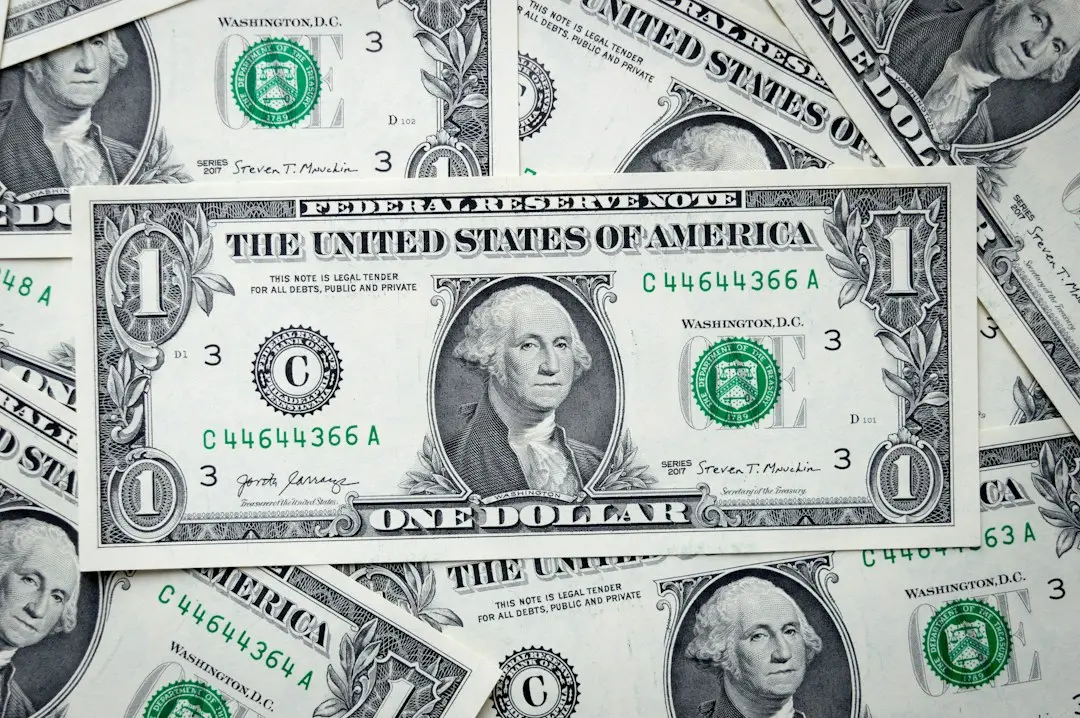 US Dollar Strengthens as Global Capital Flows Shift