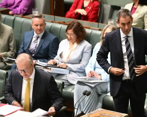 Tensions Rise Within Labor Leadership Over Economic Strategy