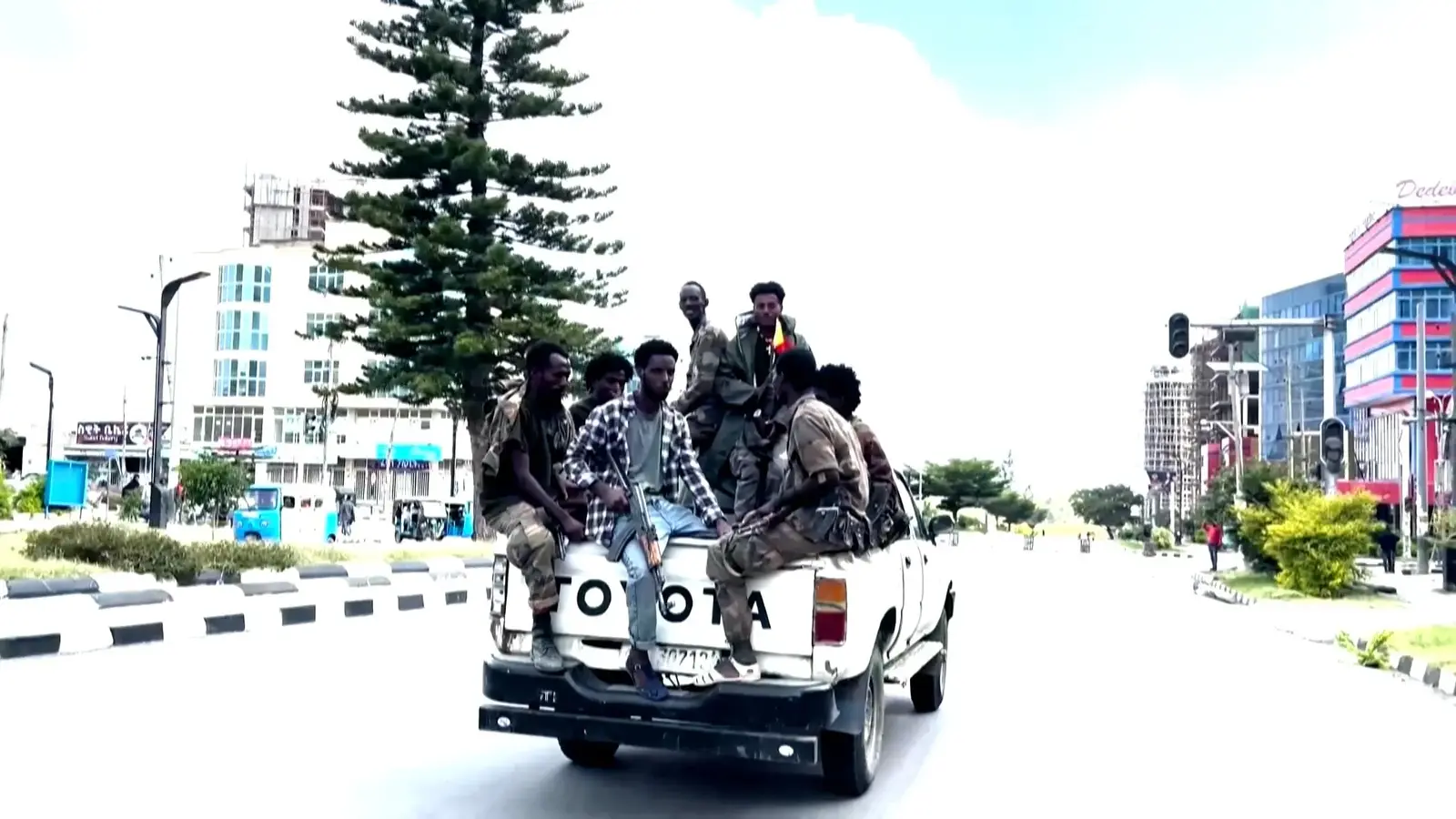 Ethiopian Forces Enter Adigrat After Rebel Withdrawal Near Eritrean Border