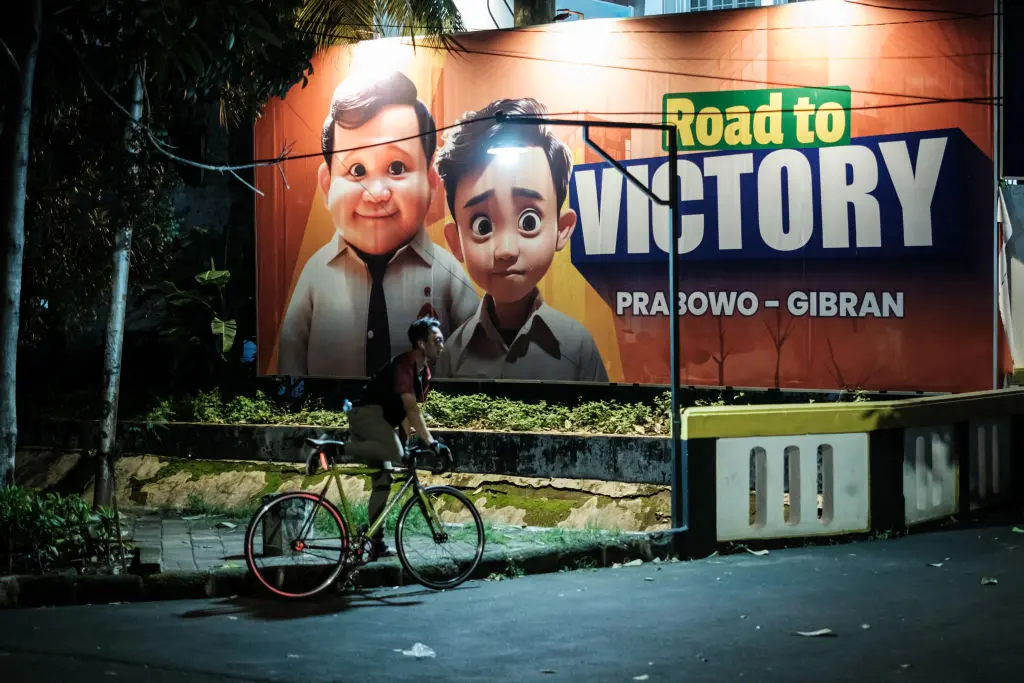 Prabowo Subianto Leverages „Cuteness” to Rebrand as Grandfather Figure in 2024 Indonesian Election
