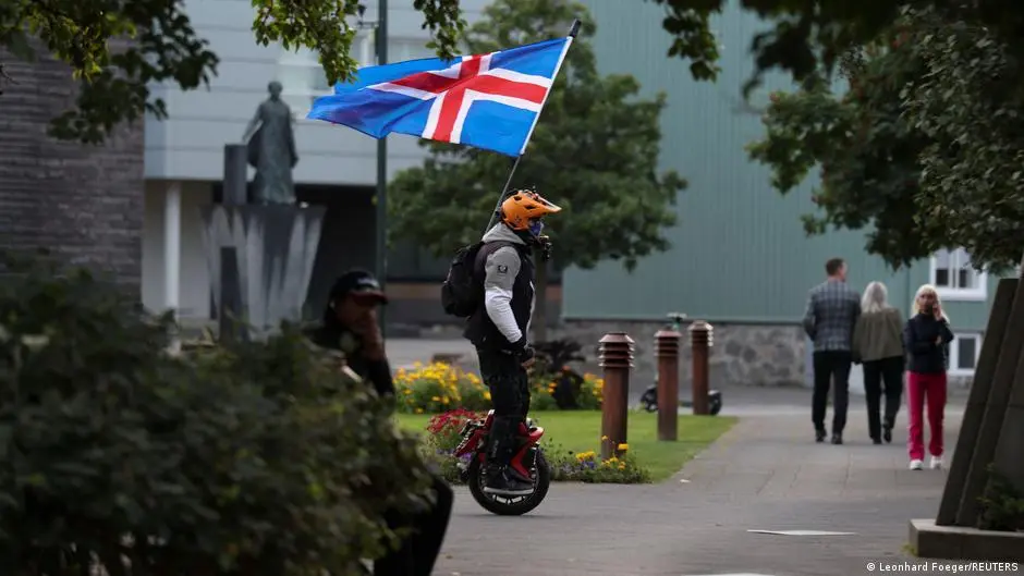 Icelanders vote against restarting EU accession talks