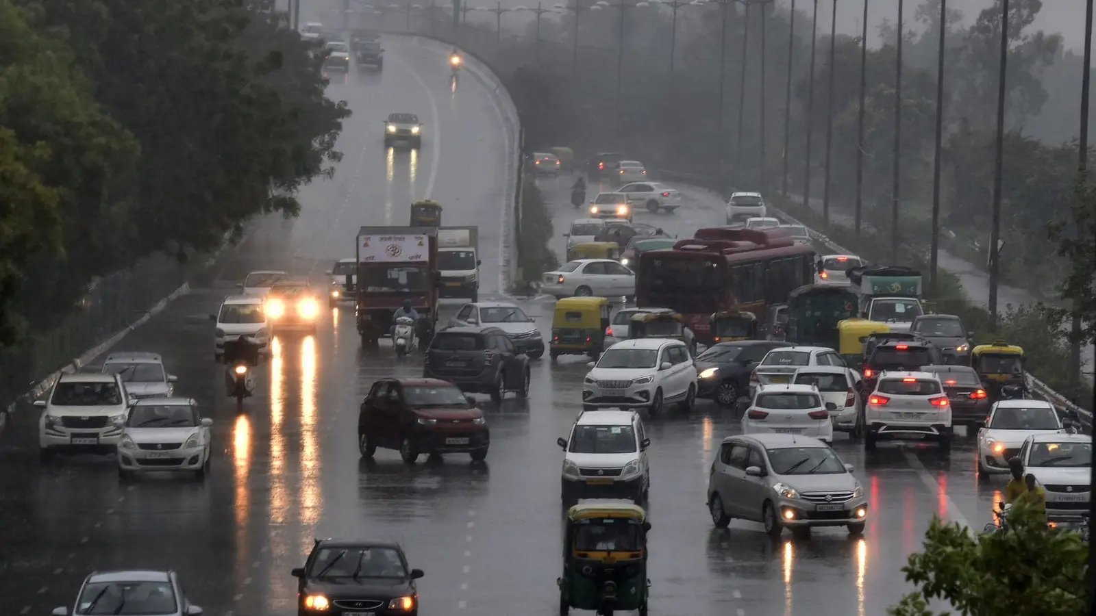 Foreign Insurers Welcome New Commission Caps Amid Policy Flux in India