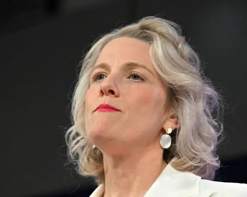 Ministers Pressure Tax Office To Drop Credit Card Ban