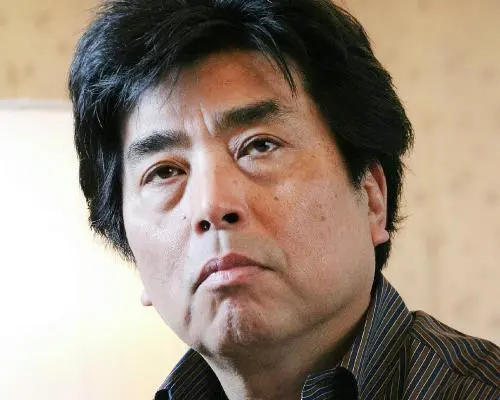 Ryu Murakami, Japanese Literary Icon, Dies at 74