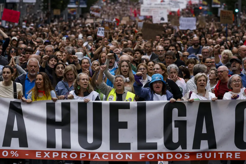 Spanish Housing Protests Surge as Sánchez Weighs Early Election