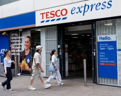 Tesco Lifts Profit Forecast Amid Resilient British Shopper Demand