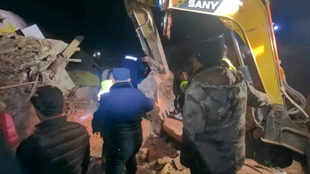 Rescuers Hunt for Survivors After Deadly Tibet Quake