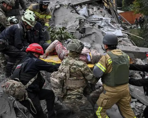 Zelenskyy Condemns Russian Strikes Funded by New US Fuel Deal